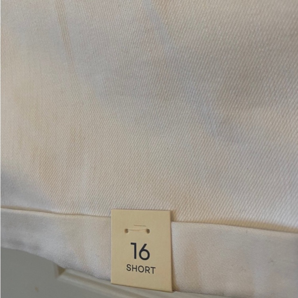 St. John’s Bay Bermuda Shorts 
Size 16 - Picture 6 of 11